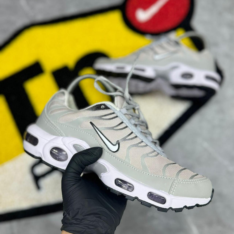 Tênis Nike TN
