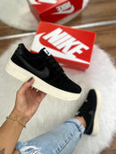Tenis Nike Air Force Camurça