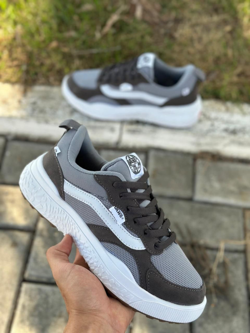 Tênis Vans VR3