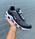 Tênis Nike TN