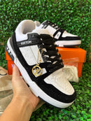 Tênis Louis Vuitton Trainer com Strass